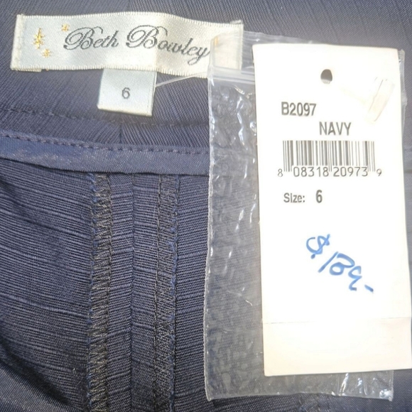 BETH BOWLEY Women's Navy Blue Small Pin- Stripe Bermuda dress Shorts Size 6 NWT - Picture 9 of 16